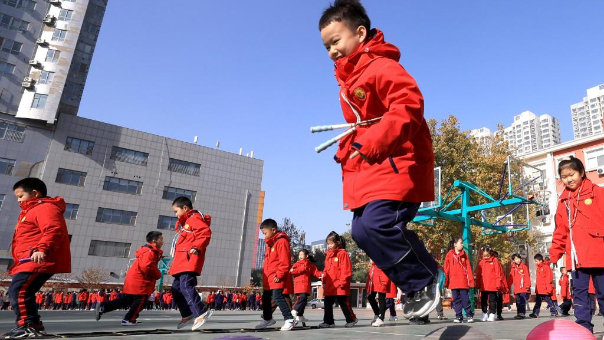 课间“扩容”焕发校园活力——河北